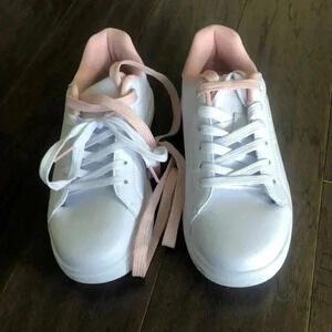 NWOT Levi’s Synthetic Leather Casual Lowtop Sneaker Shoe, white/pink trim -  7